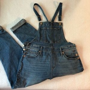 Adorable skinny jean overalls